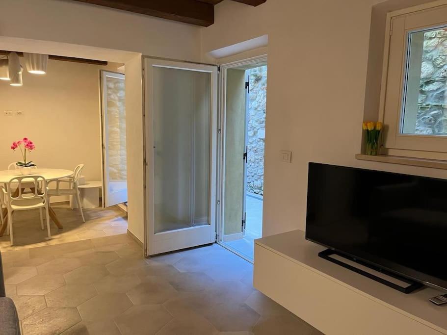Apartamento Charme In Centro With Private Parking Ascoli Piceno Exterior foto