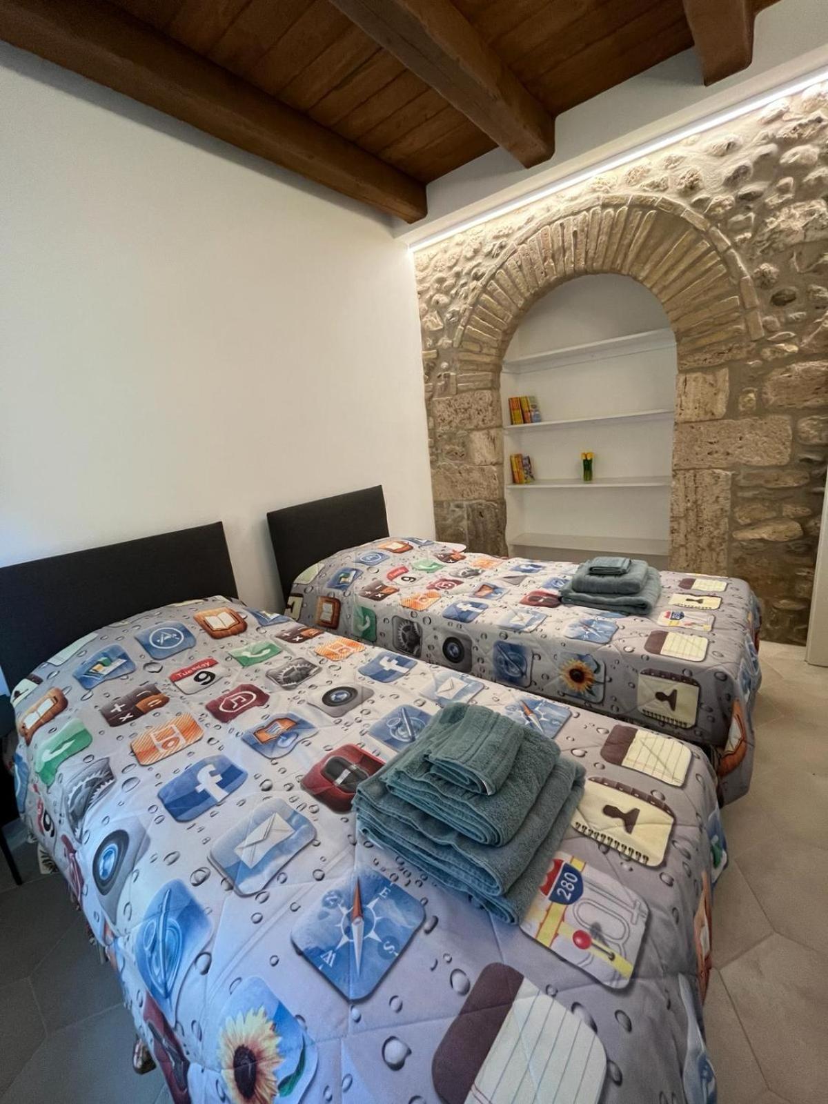 Apartamento Charme In Centro With Private Parking Ascoli Piceno Exterior foto