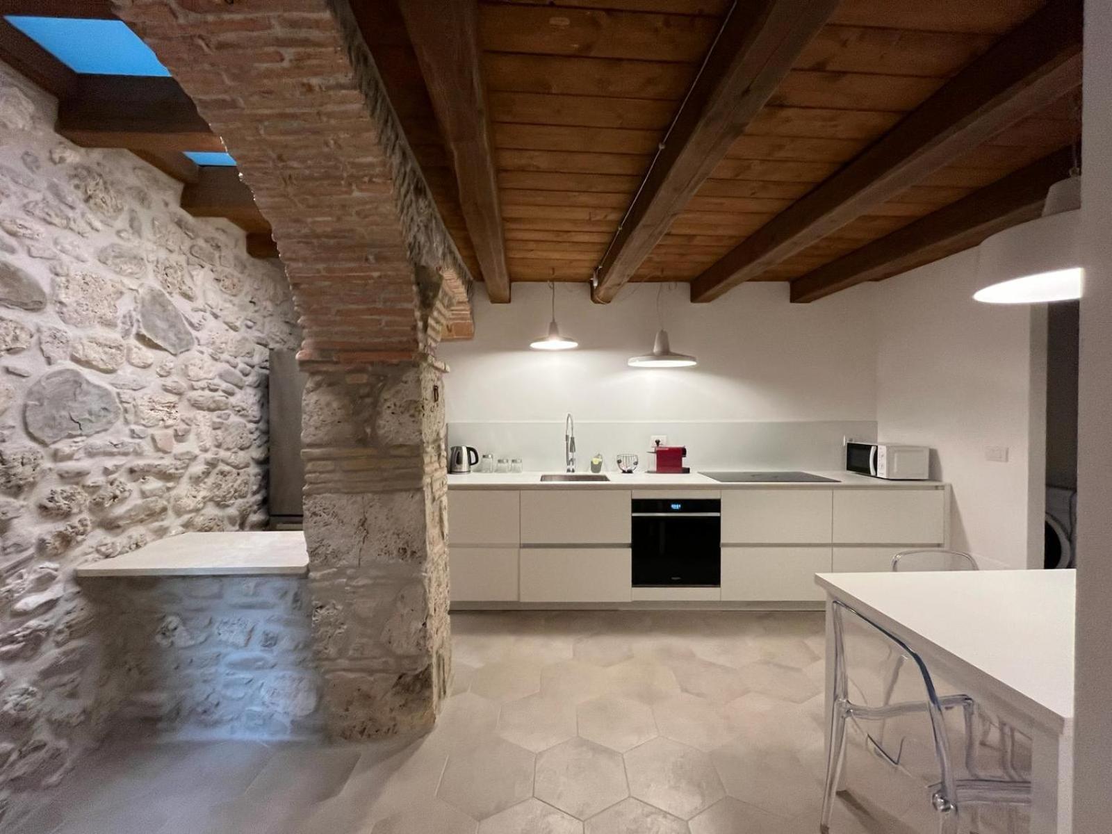 Apartamento Charme In Centro With Private Parking Ascoli Piceno Exterior foto